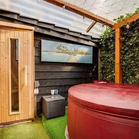 Wellness With Sauna And Jacuzzi