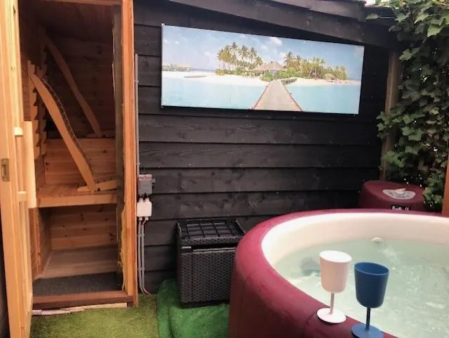 公寓 Wellness With Sauna And Jacuzzi 阿帕多恩