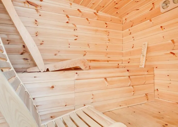 Wellness With Sauna And Jacuzzi *